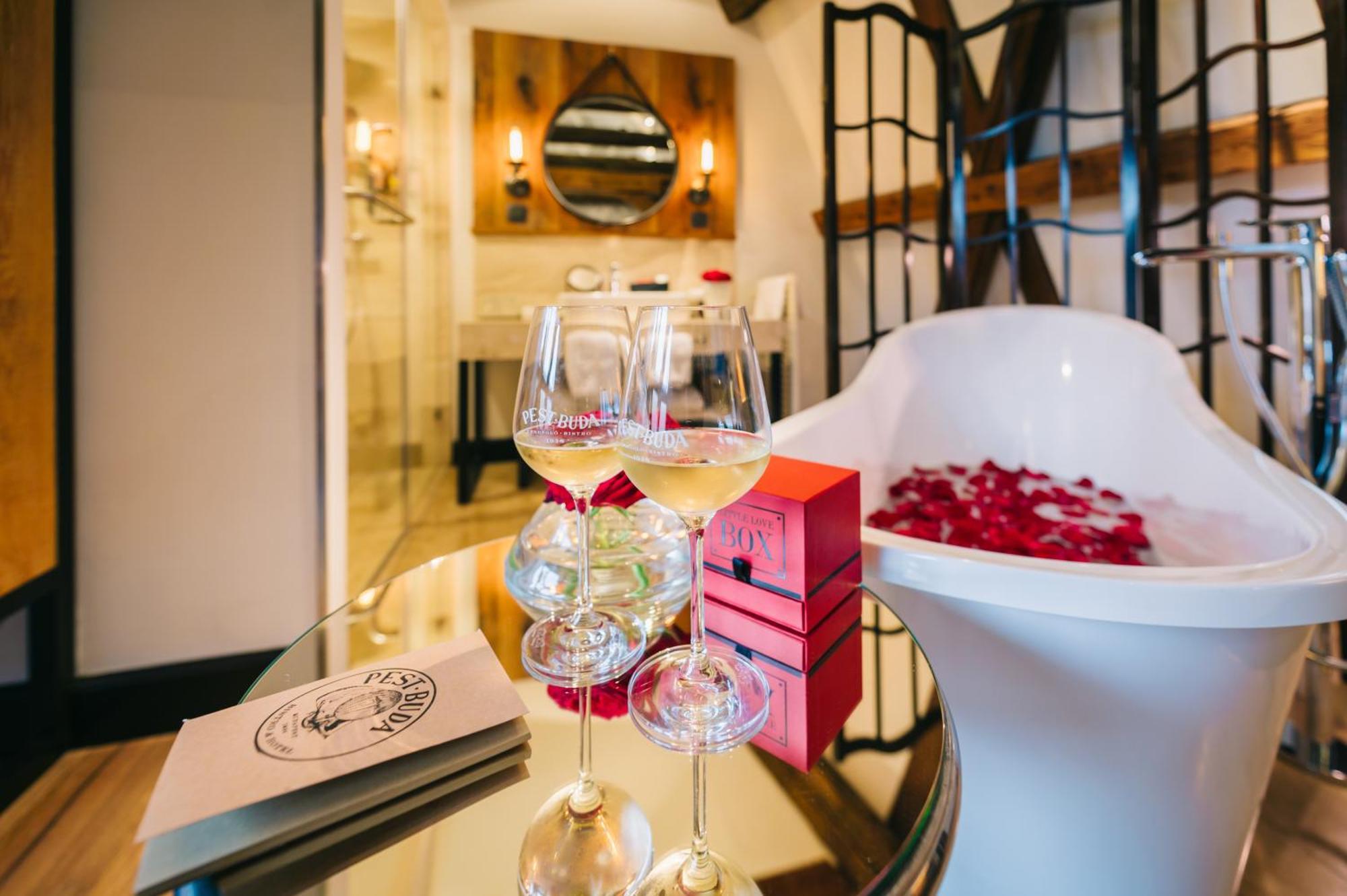 Pest-Buda Design Hotel Budapest Luaran gambar
