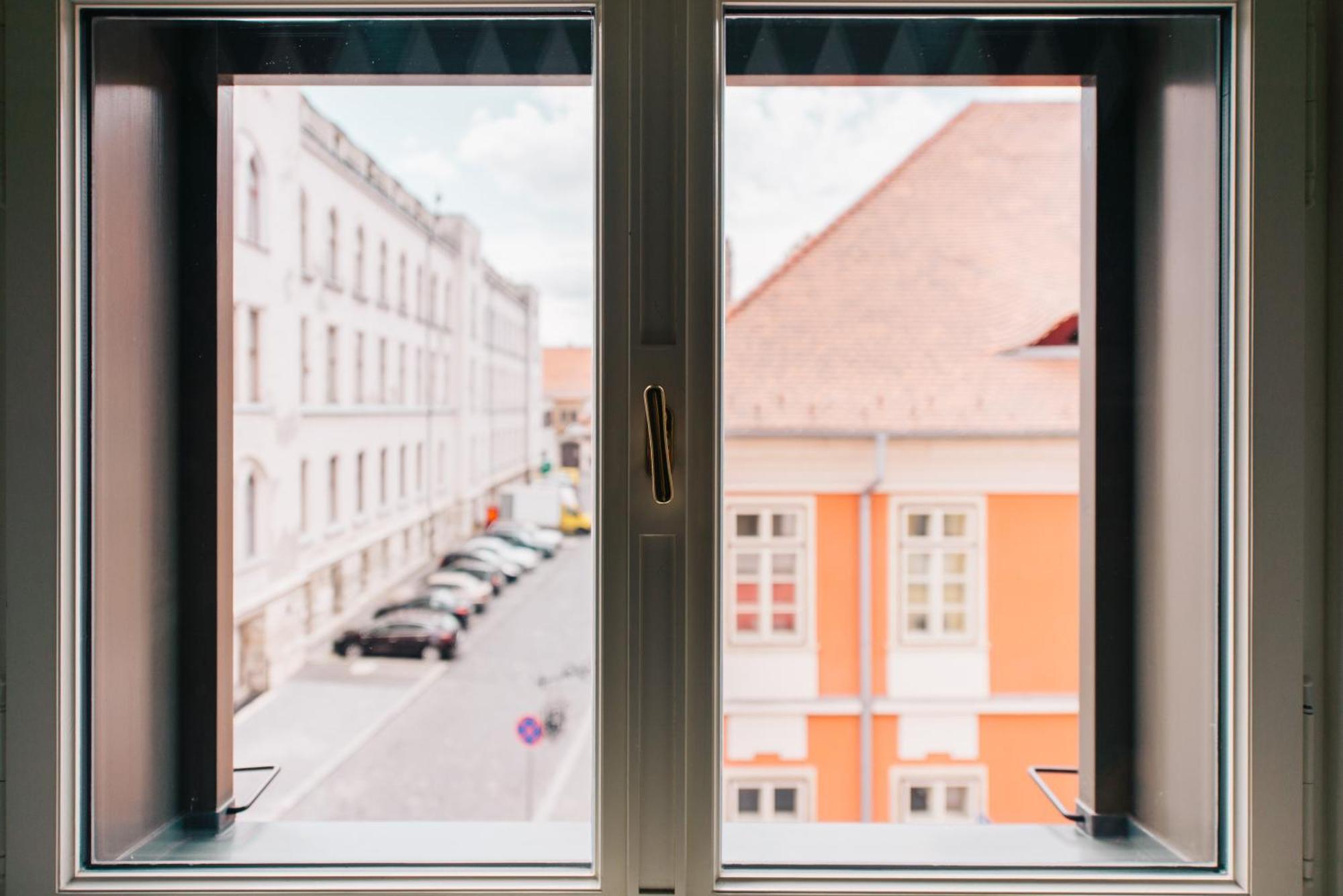Pest-Buda Design Hotel Budapest Luaran gambar